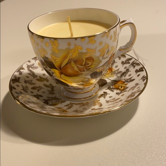 Royal Tara floral China teacup candle set - Picture 2 of 10